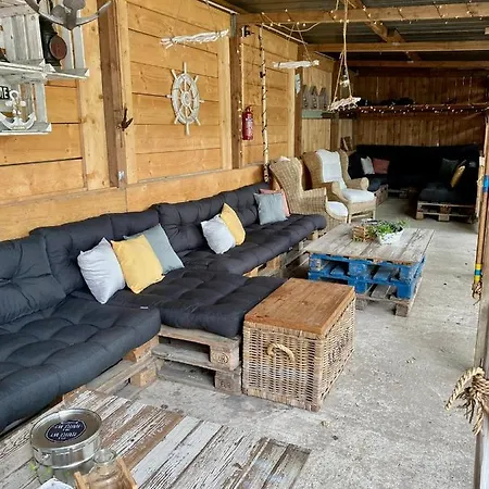 Tiny House Ruhr Im Pier9 Tiny House Hotel apartamentowy 3*