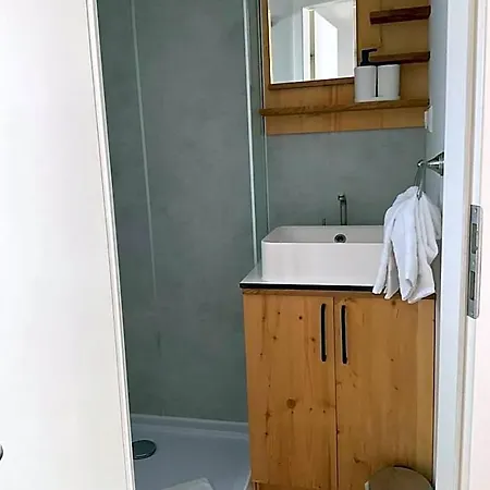 Tiny House Ruhr Im Pier9 Tiny House Hotel apartamentowy 3*